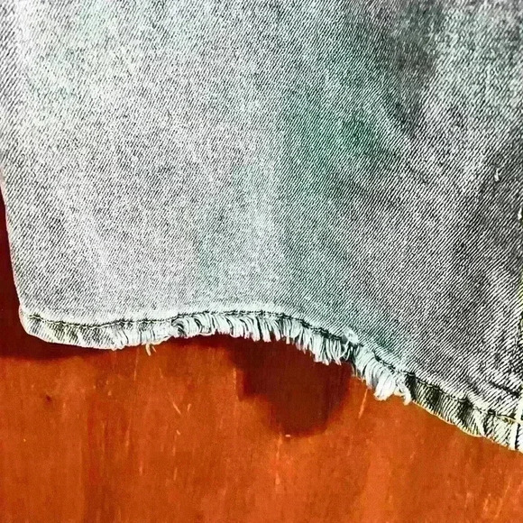 Unique, high waisted, wide legged jeans with butterfly details size juniors 11 - Picture 9 of 14